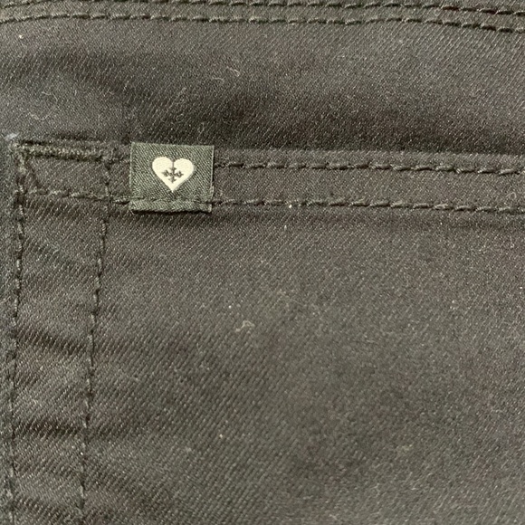 Black heart juniors plus button front high rise shorts black size 19.     NWOT - Picture 4 of 5